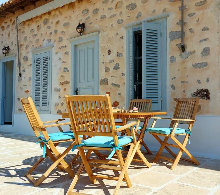 Christina'S Stone House Apartment Hidra Exterior foto