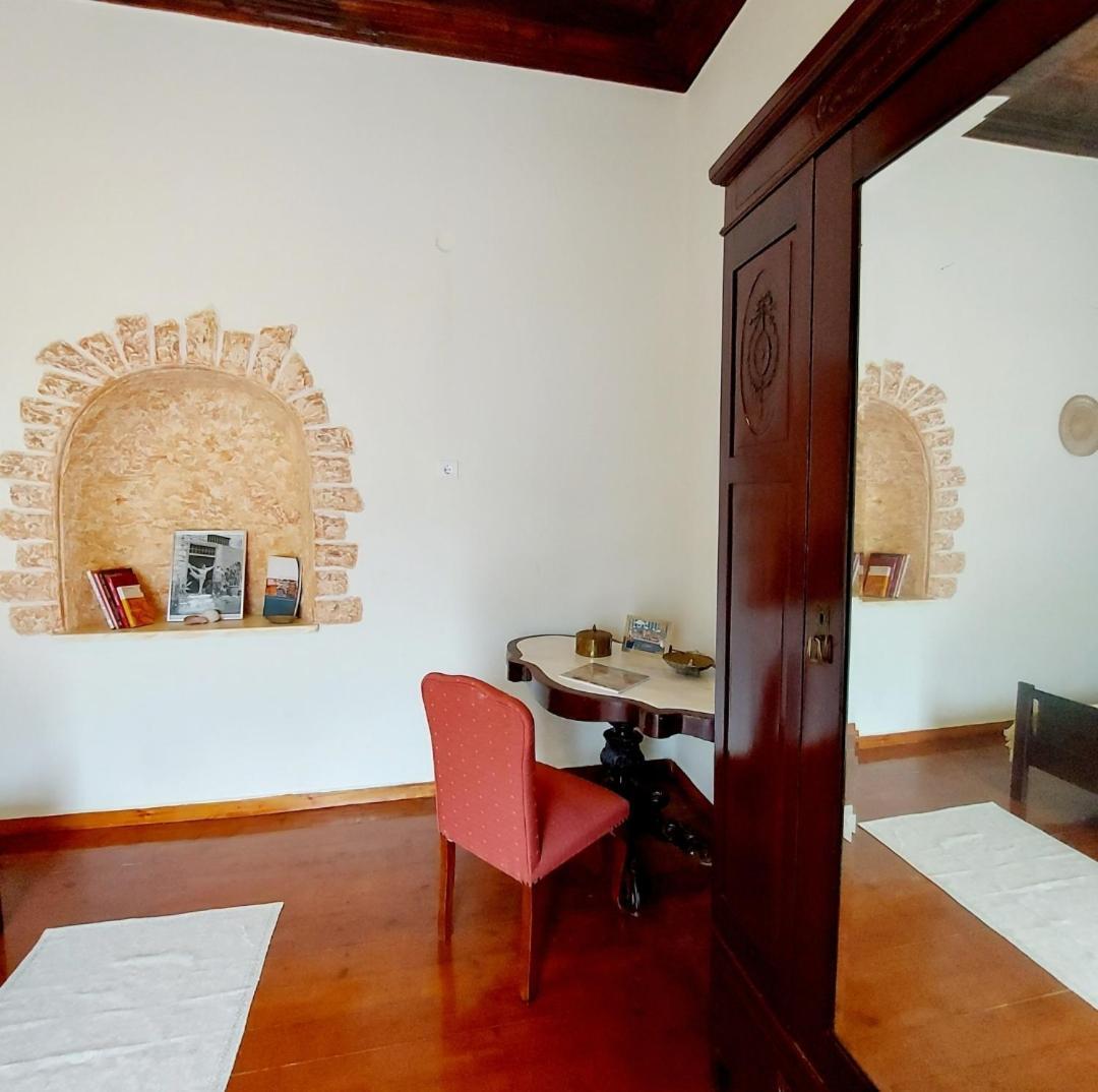 Christina'S Stone House Apartment Hidra Exterior foto
